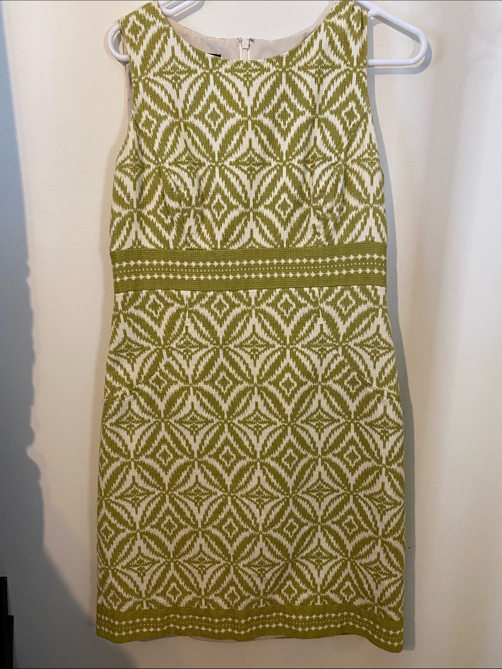 Sleeveless Green and White Patterned Sheath Dress